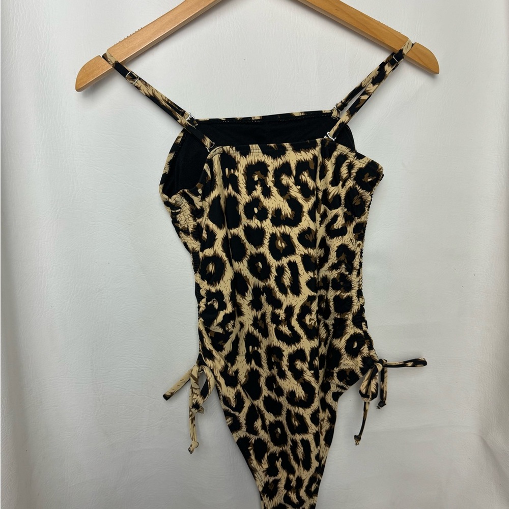 Leopard Print one Piece Swimsuit with high thigh and cheeky bottom Small NWOT - Picture 4 of 6